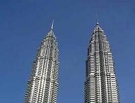 TETRA na służbie w najwyższych bliźniaczych budynkach świata.