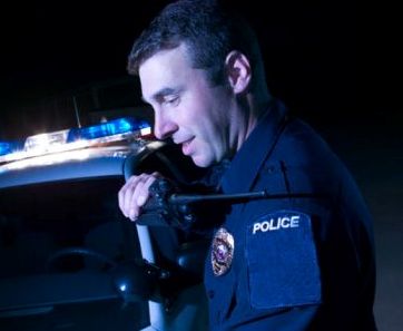 US-police-radio-small.jpg