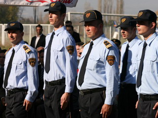 Policja-Macedonii-small.jpg