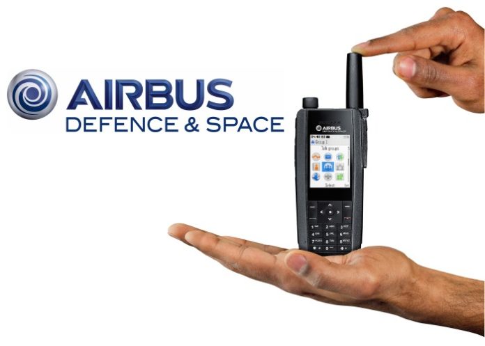 Logo Airbus Defence and Space i radiotelefon TH1n