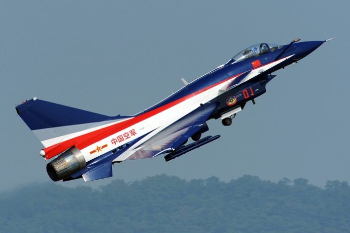 Chiński myśliwiec wielozadaniowy Chengdu J-10