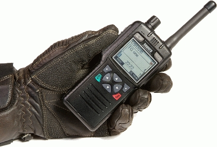 Sepura-STP8100-gloves-on-TETRA-radio.jpg